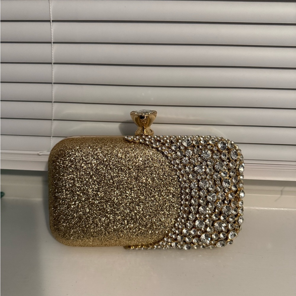 Elegant Gold Clutch with Rhinestone Detailing